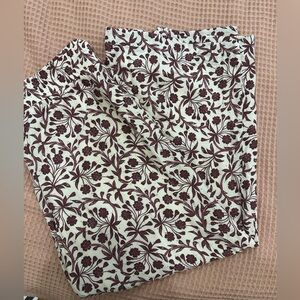New! Abercrombie & Fitch Wide Leg Pull On Pant in Cream/Maroon Floral, Medium